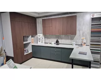 Кухня угловая Альберо/Перо (Norma) 1.8х3.6м - Американский шоколад/Аверса (Выставочный образец) (ДСВ Мебель)